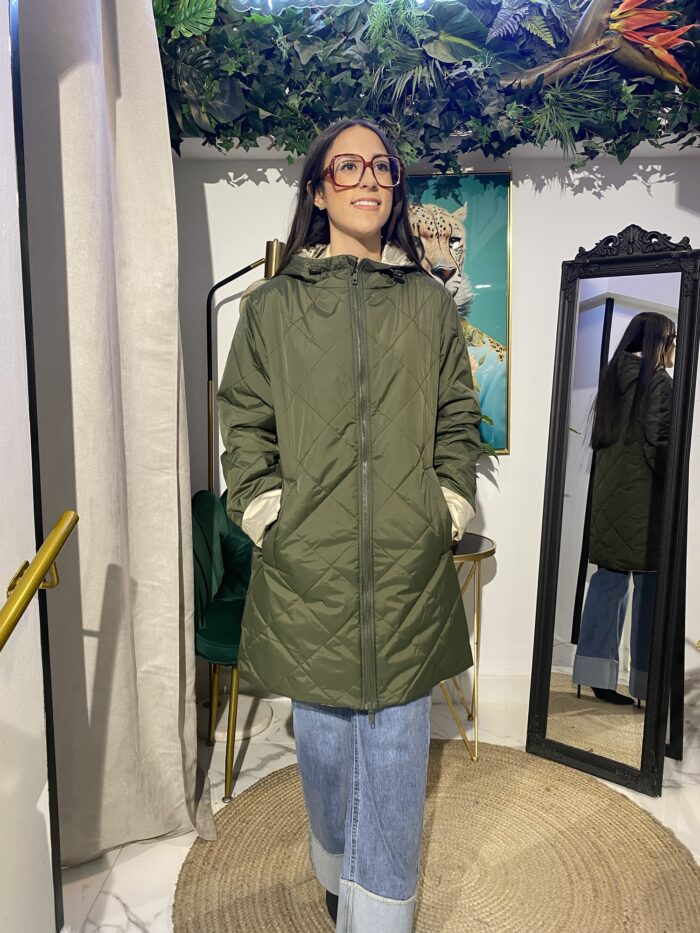 Parka reversible verde y champagne satinado